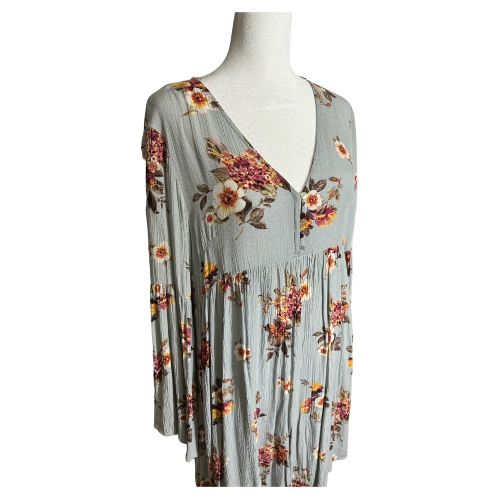 Altar’d State Women’s Size Medium Light Blue Floral Bell Sleeve V-Neck Mini